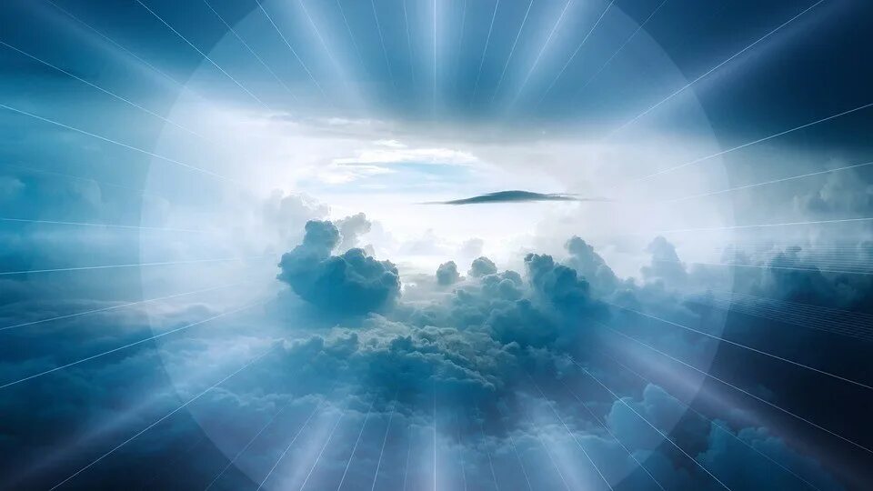 Облака это души людей. Божий свет. Небесный свет. Божье небо. Бог в небе.