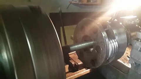 Плашка на токарном станке