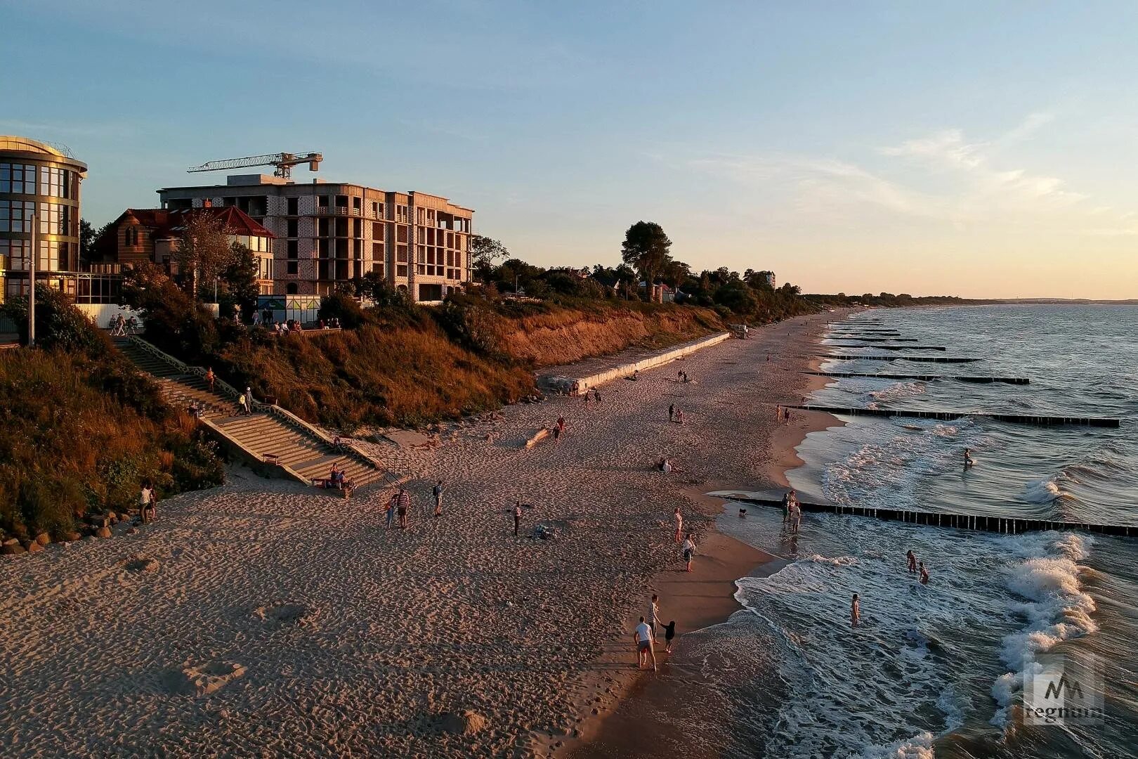 Калининград балтийское море зеленоградск. Море балтика светлогорск. Побережье калининграда светлогорск. Есть ли море в калининграде. Балтийское море курорт светлогорск.