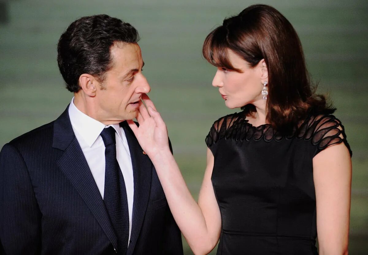 Бруни саркози. Жена Саркози.