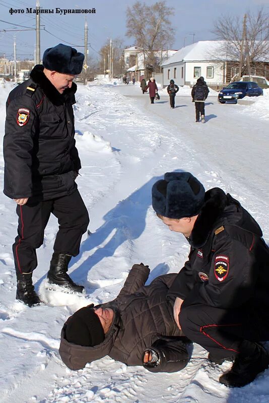 Какая работа полиции. Зима отдел полиции. работа в полиции. полиция зимнее время. вакансии в полиции.
