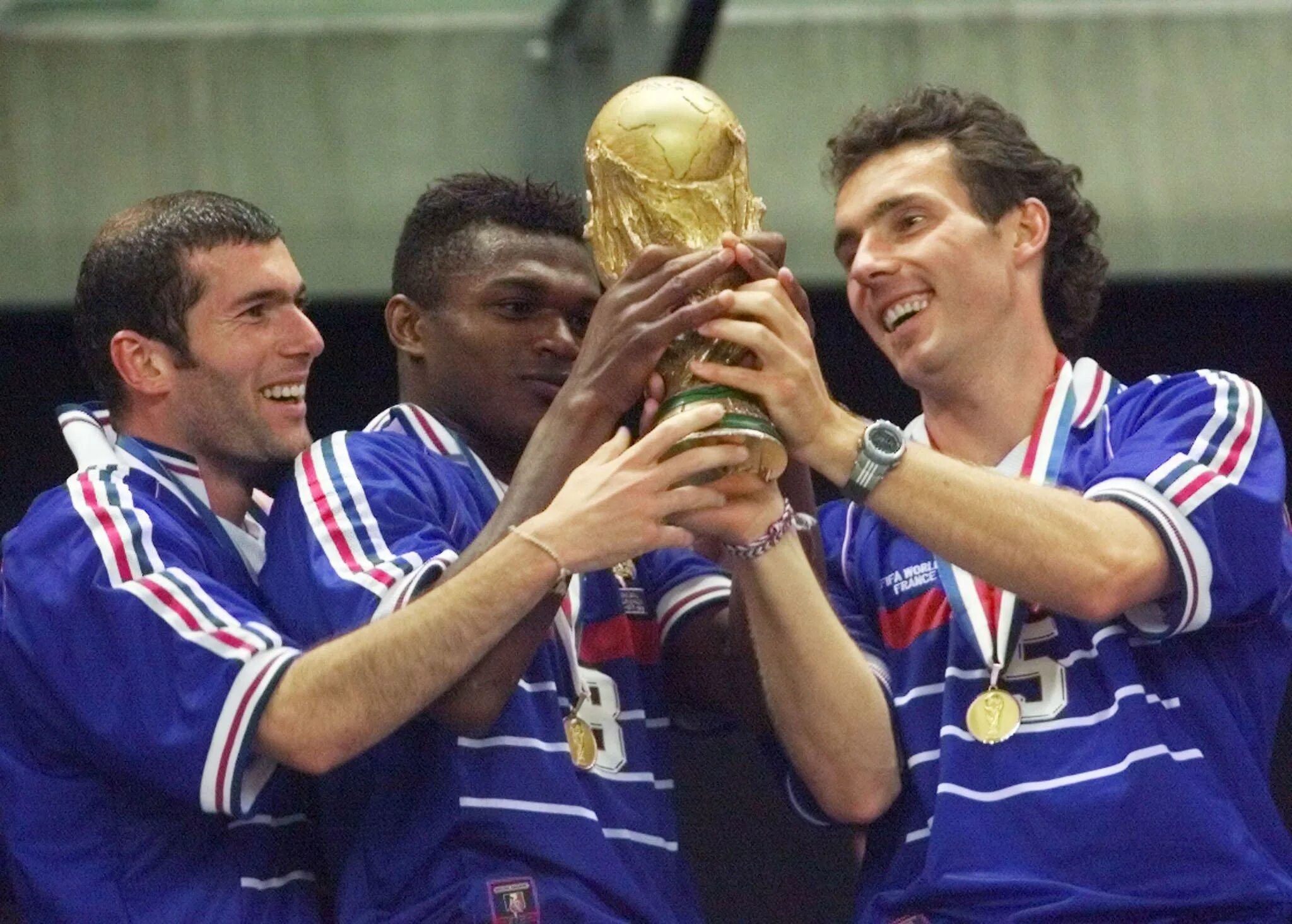 Франция чемпион какого года. Зидан ЧМ 1998. Франция Бразилия 1998 Зидан. Лоран Блан в ЧМ 1998.