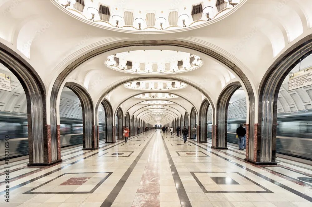 Метро как попасть в церковь. Маяковская станция метро москва. станция маяковская москва. метро маяковская внутри. станция метро маяковская внутри.