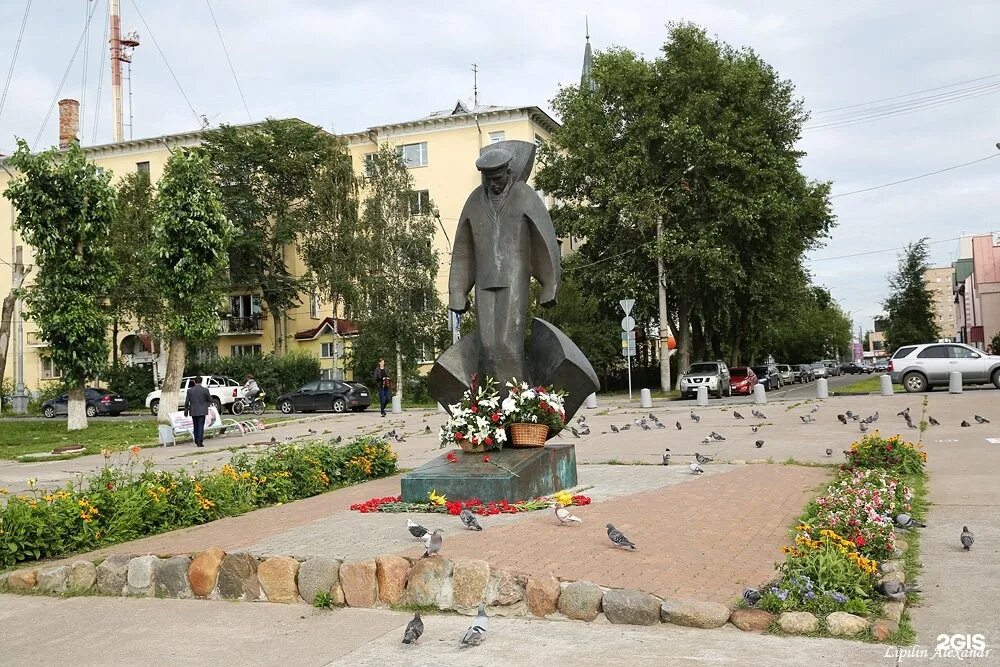 Юнг архангельск. Памятник Соловецким юнгам в Архангельске. Соловецкие Юнги памятник Архангельск. Памятник юнгам Северного флота в Архангельске. Памятник Соловецким юнгам (Соловецкий).