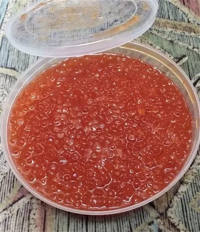 Баночка красной икры. Икра нерки. Полкилограмма красной икры. Полкилограмма красной икры. Полкило красной икры.