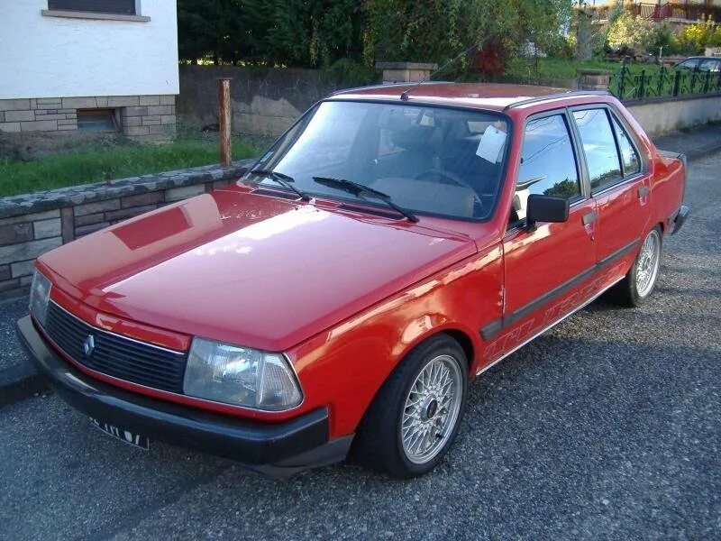 Рено 18 седан. Renault 18 1984. Renault 18 1986. Рено 18 турбо. Купить рено 18