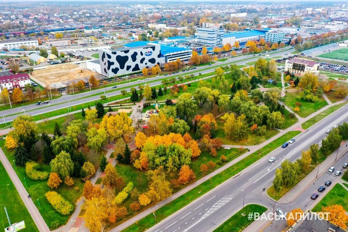 Брест Белоруссия. Савушкин парк Брест. Брест улица Советская осень. Брест с высоты птичьего полёта фото. Брест название