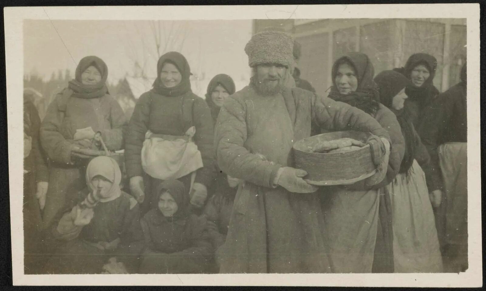 Зажиточные крестьяне кулаки. Раскулаченные крестьяне. Крестьяне в царской России. Крестьяне 1917. Крестьяне 1918.