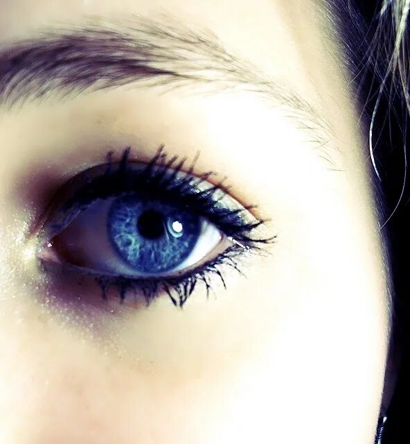 Голубы ее глаза слушать