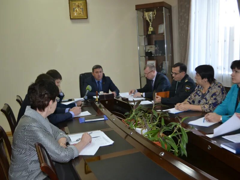 Дмитрий третьяков новочеркасск. Директор шахты бутовской. Работа шахты директор. Директор департамента образования шахты. Андрей карбовничий шахты.