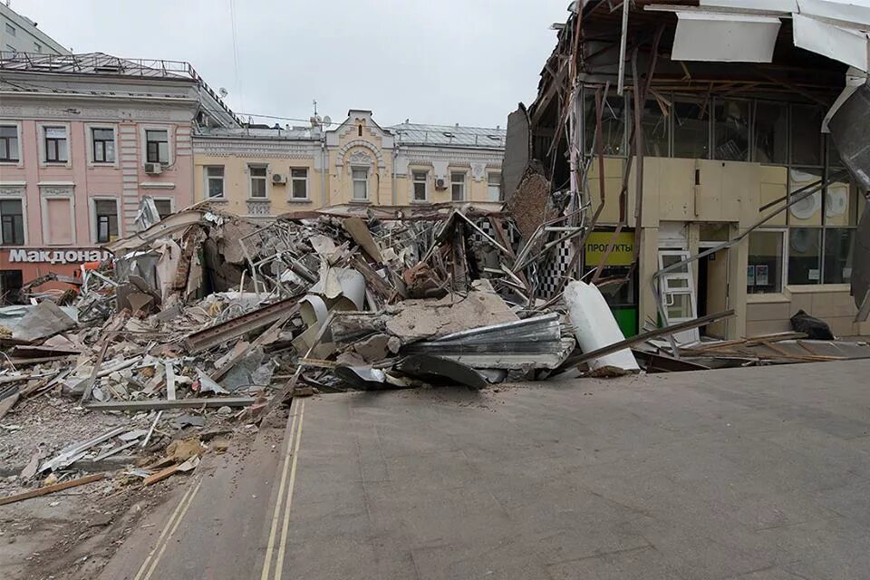 Благоустройство торговых киосков. Павильоны на сенной площади. Снос самостроя. Снос ларьков в москве. Снесли ларьки на сенной.