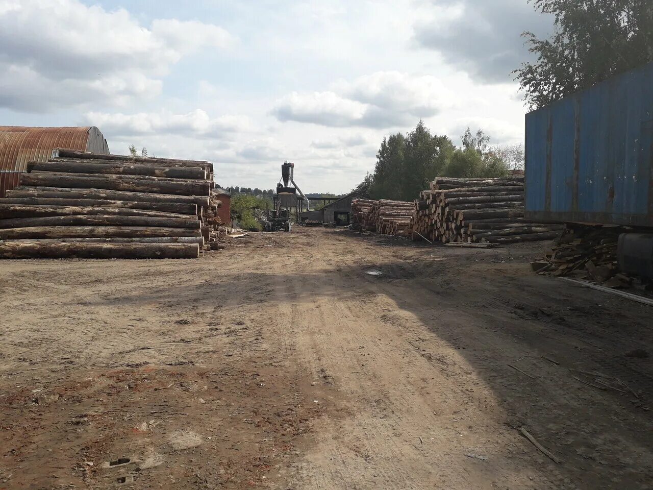 Шпалы на пилораме. Кичменгский городок пилорамы. Сельская лесопилка. Лесопилка. Лесопилки кировской области.