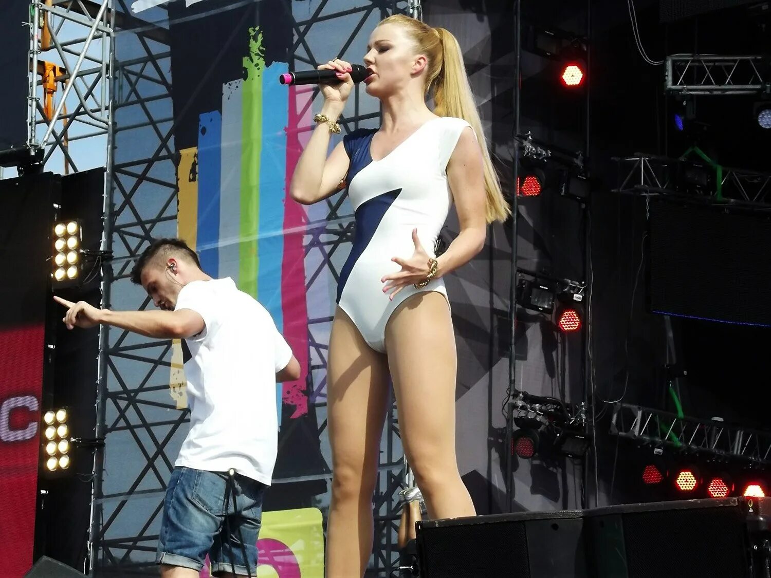 В какой группе пела юлианна караулова. Юлианна караулова 2013. караулова юлианна 2013 europa. юлианна караулова европа плюс 2013. юлианна караулова europa plus live.