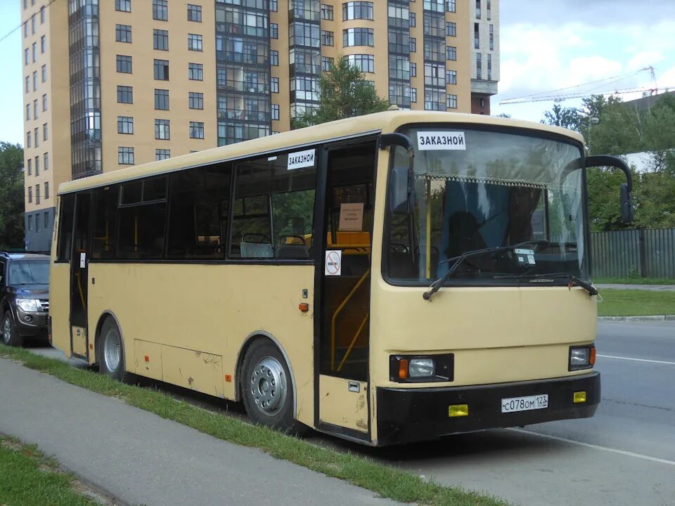 Лаз1414. Лаз лайнер. Автобус лаз - лайнер 10-12. Лаз лайнер 12. Лаз 5207 лайнер.