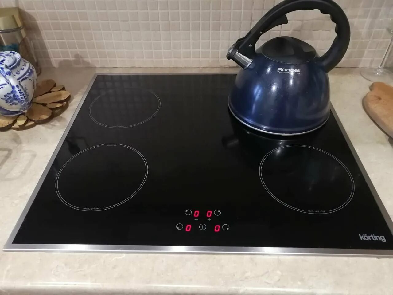 Индукционная варочная панель korting hi 64021 x. Индукционная варочная панель korting hi 42031 bw. Korting hi 64540 b. Н/п эл korting hi 64013 b. Электрическая варочная панель gorenje ect 643 bcsc.