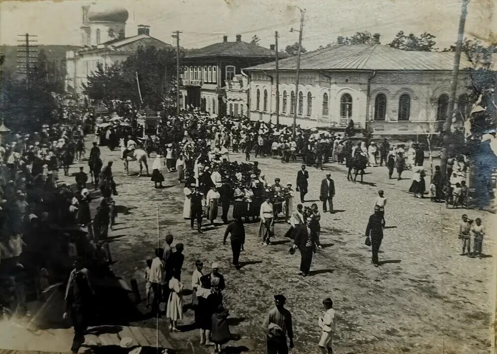 Сайт г старый. Борисоглебск 19 век. Здание купца Дерибезова Борисоглебск. Борисоглебск Воронежской губернии в 19 веке. Борисоглебск. Базарная площадь.