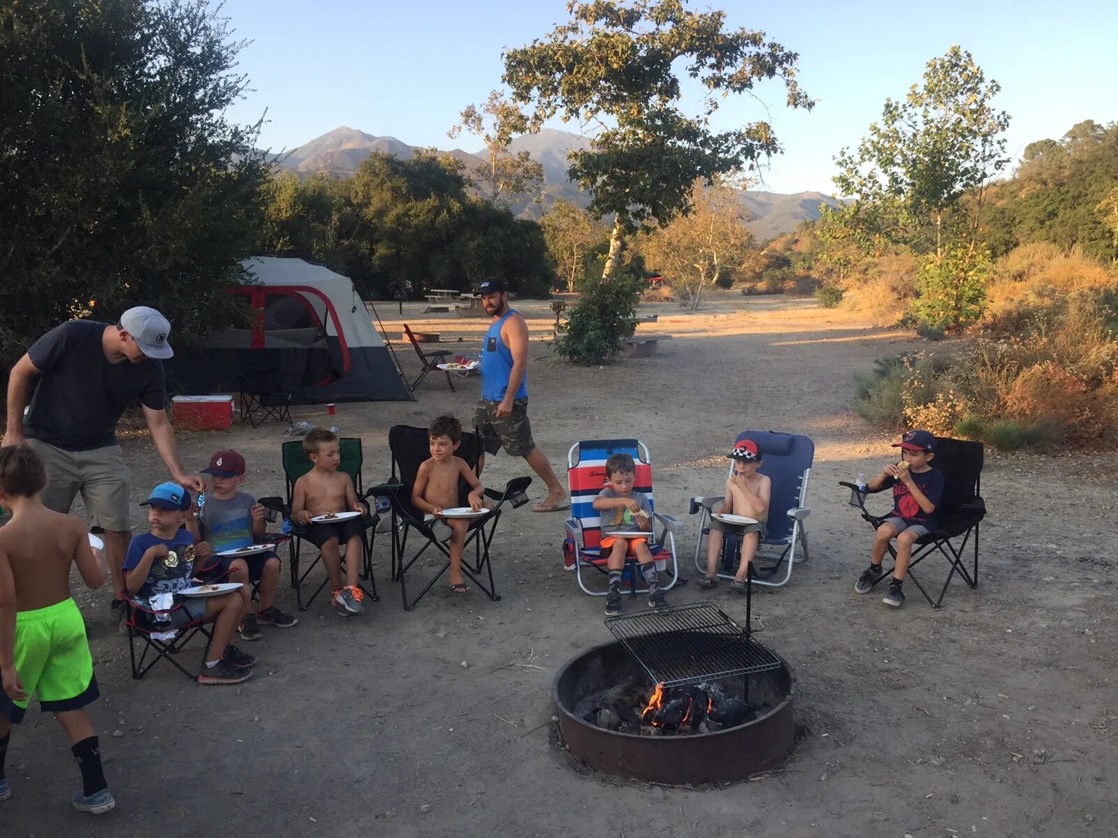 Pee boys outside Camping Америка. Boy pees Camping. Boys on Camping. Boy pees Camping Fire. Camping boys