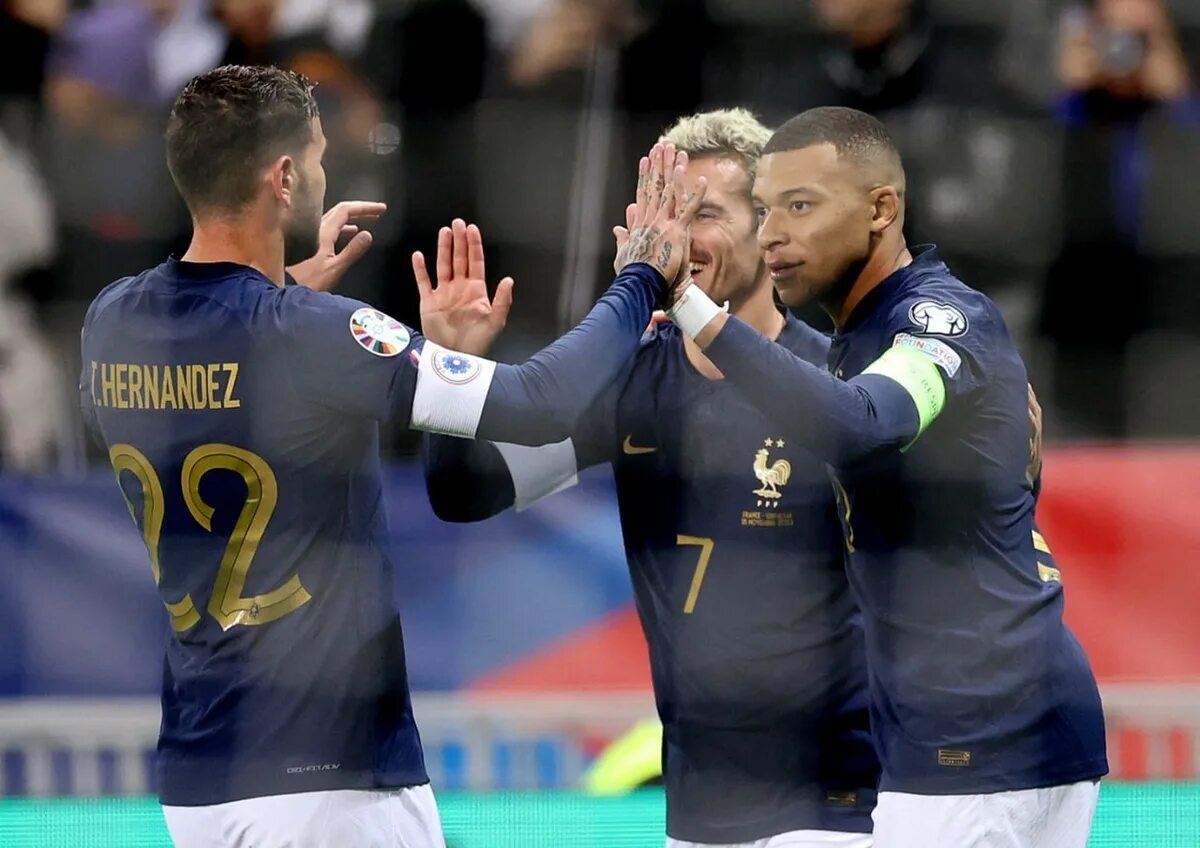 1 4 финала евро 2024 франция португалия. Мбаппе сборная франции евро. France 2024 wallpaper. Мбаппе сборная франции евро. 1 4 финала евро 2024 франция португалия.