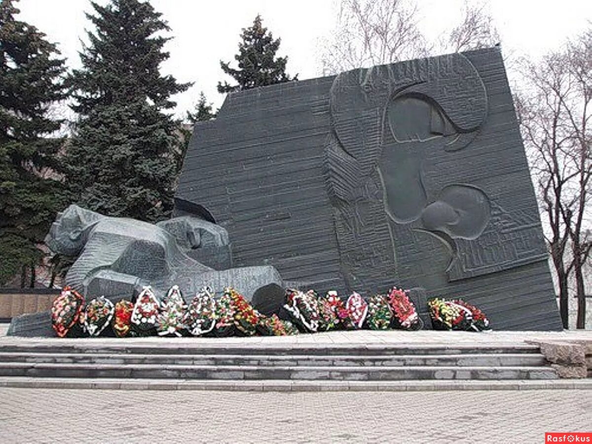 танк памятник фокинский район брянск. чижовский плацдарм воронеж зима. памятник и. памятники на мемориале победы в красноярске. город мужественных воинов.