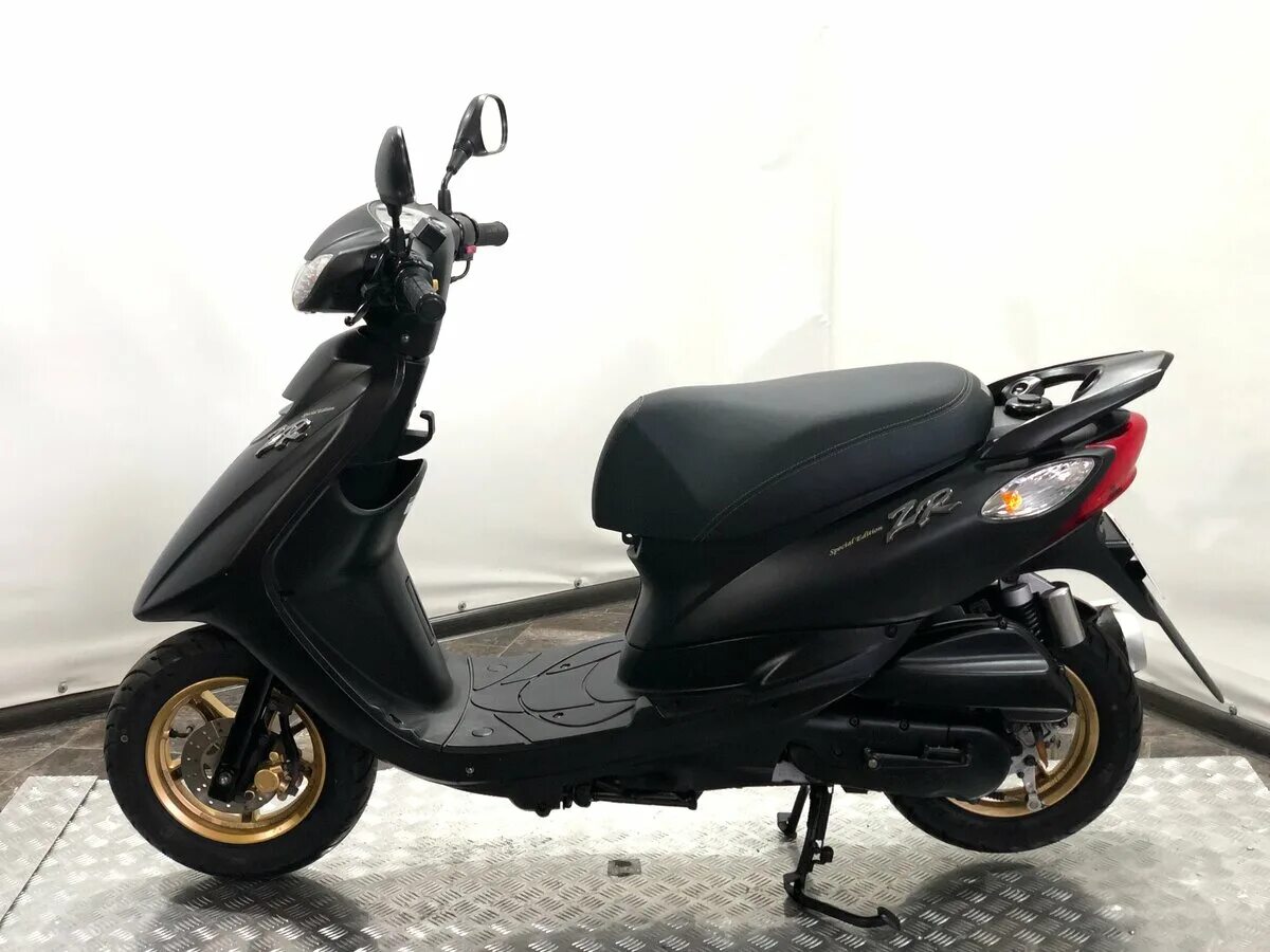 Ямаха маджести с 2006. Скутер бу ямаха. Скутер бу ямаха. Yamaha majesty 125. Yamaha scooter.