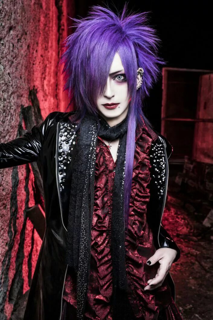Visual kei style. Японский стиль вижуал кей. японские субкультуры вижуал кей. visual kei. visual kei субкультура.
