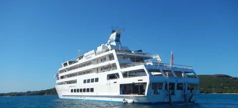 Exploring Fiji by Boat – Travel in 10 Podcast.