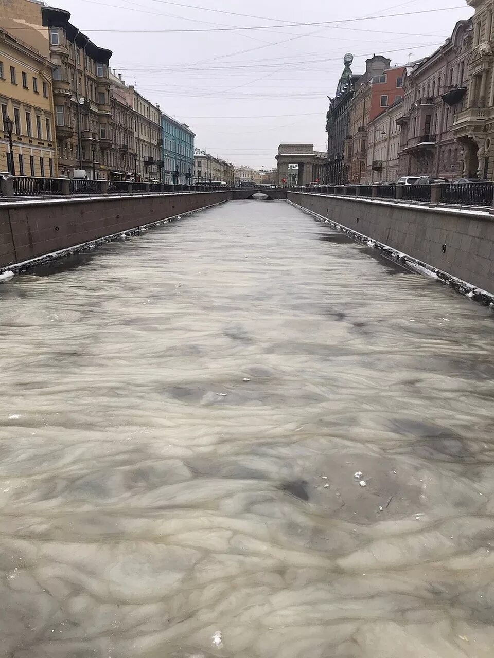 Канал Грибоедова Санкт-Петербург. Питер канал Грибоедова зимой 2023. Лед на канале Грибоедова. Снежура в Санкт-Петербурге.