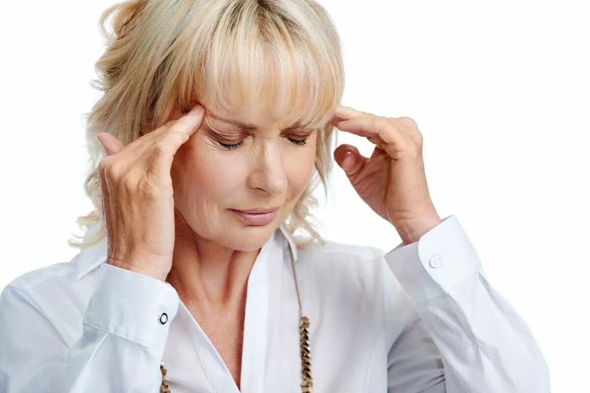 Паническая атака болит голова. Вегето-сосудистая дистония что это. Нервная женщина. Болит голова. Пациент с головной болью.