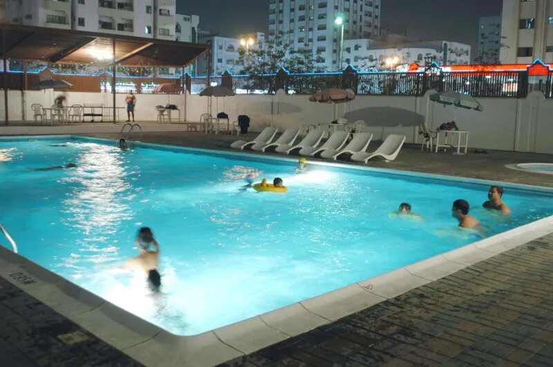 Бассейн бустан. Альбустан шарджа отзывы. Al bustan hotel 4 шарджа. Al bustan hotel sharjah 4. Al bustan hotel 4* пляж.