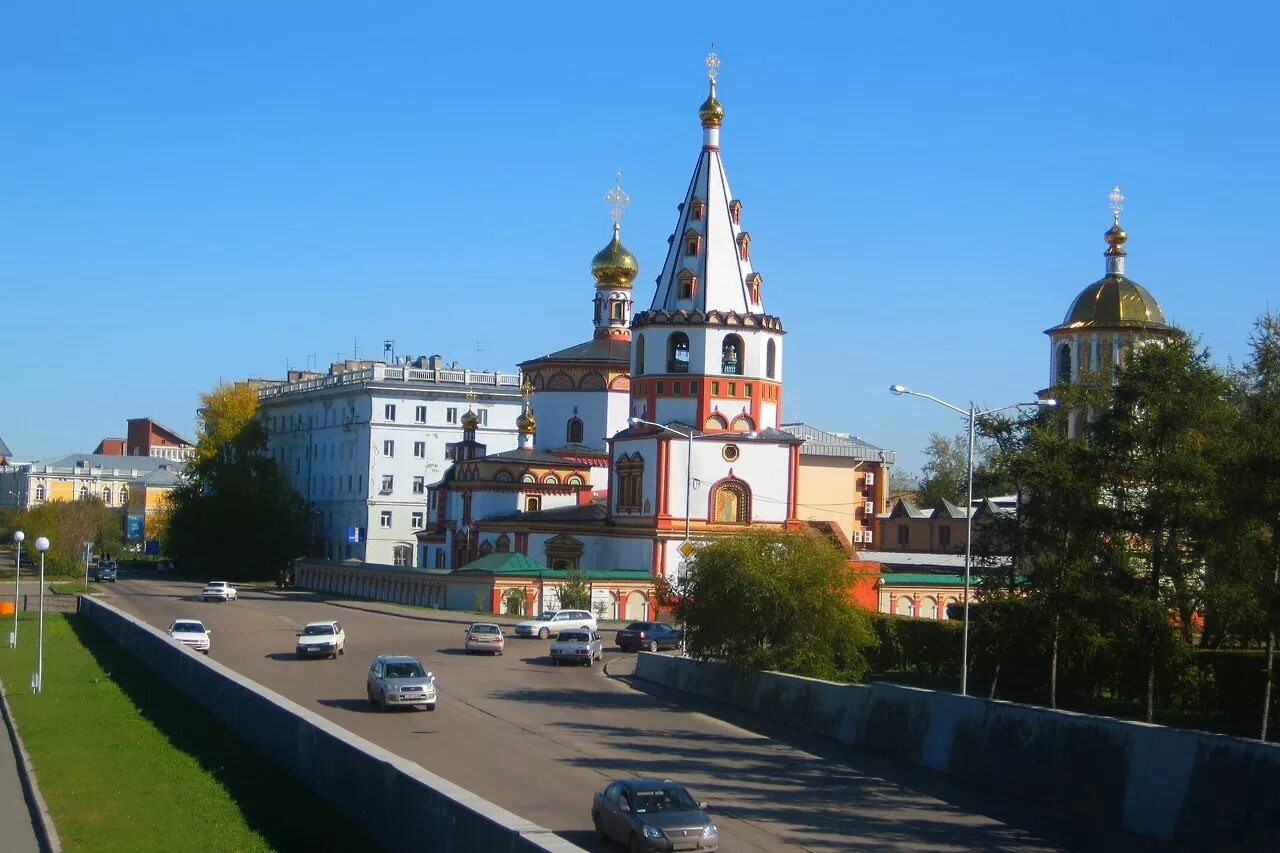 Абитуриентам иркутска. Церковь Иркутск набережная. Храм на нижней набережной Иркутск.