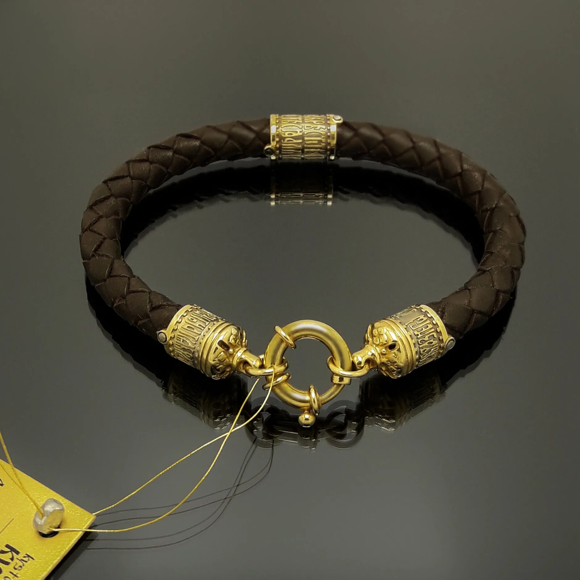 золото текстура. браслет гайтан. кожаная обивка. браслет кожаный. кожаный браслет с золотом женский.