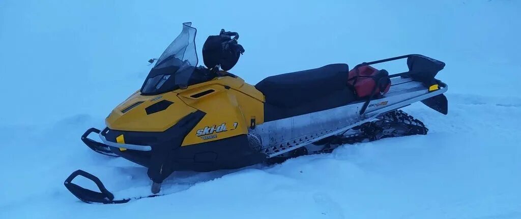 Брп снегоходы брп 550 купить. Тундра 550 снегоход. Снегоход BRP Ski-Doo Tundra lt 550 f расход топлива. Снегоход BRP Tundra lt 550 лампочки. Снегоход BRP Tundra lt 550 органы управления.