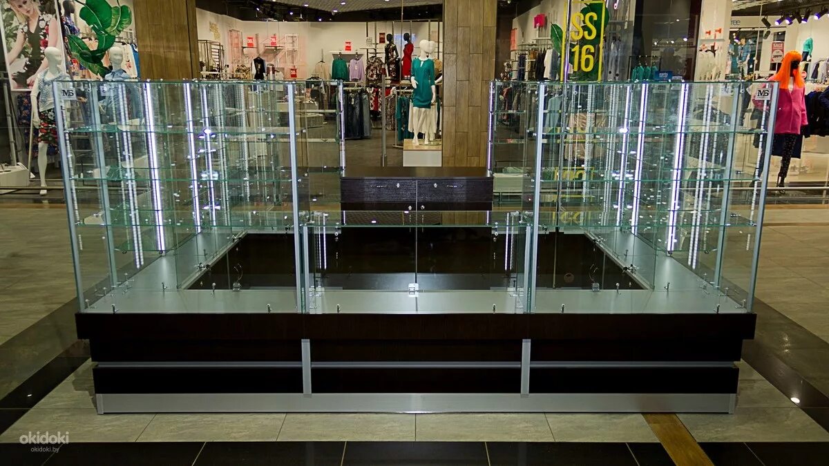 Островного типа. Островок в тц. Торговый островок. Оригинальный островной бутик. Продавец островного типа.