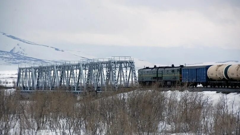 ЖД мост Обская Салехард. Железная дорога Салехард Надым. Железная дорога Лабытнанги Салехард. ЖД Салехард Надым. Поезд до салехарда