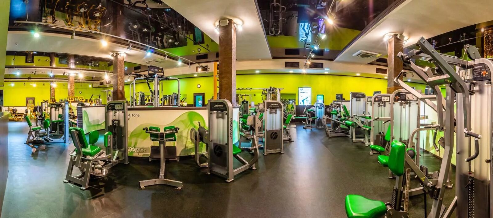 Виджим ферганская. Звездный томилино бассейн. Ферганский бассейн. Wegym тренеры березовая аллея. Фитнес клуб ферганская.