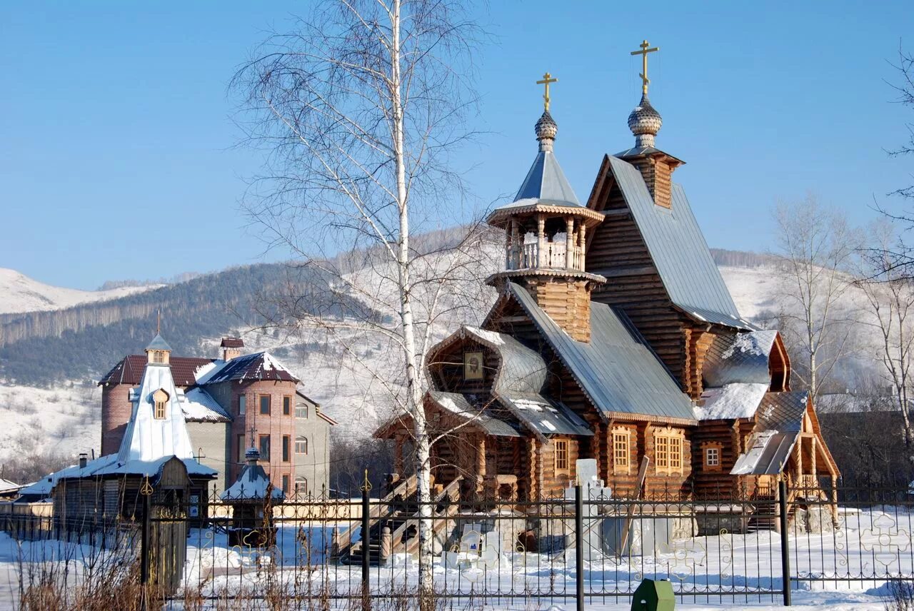 Республика алтай часы. Свято-Макарьевский храм г. Горно-Алтайска. Свято Макарьевский храм Горно Алтайск. Свято – Макарьевский храм. Горного-Алтая. Республика Алтай Горно-Алтайск.