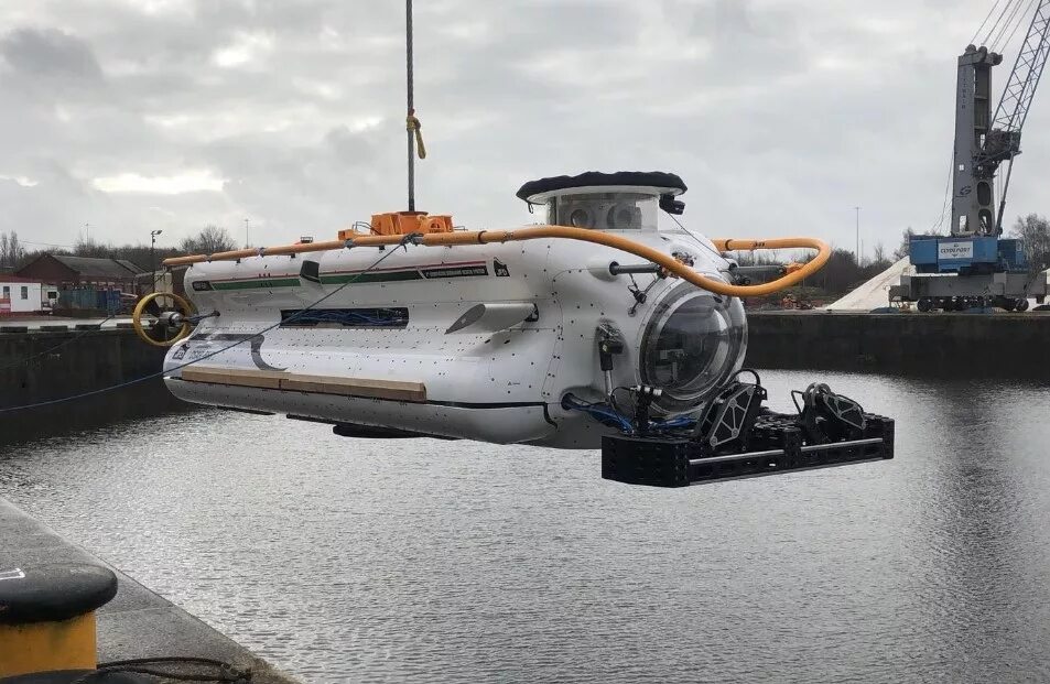 Deep submarine