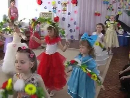 Танец цветов с обручами