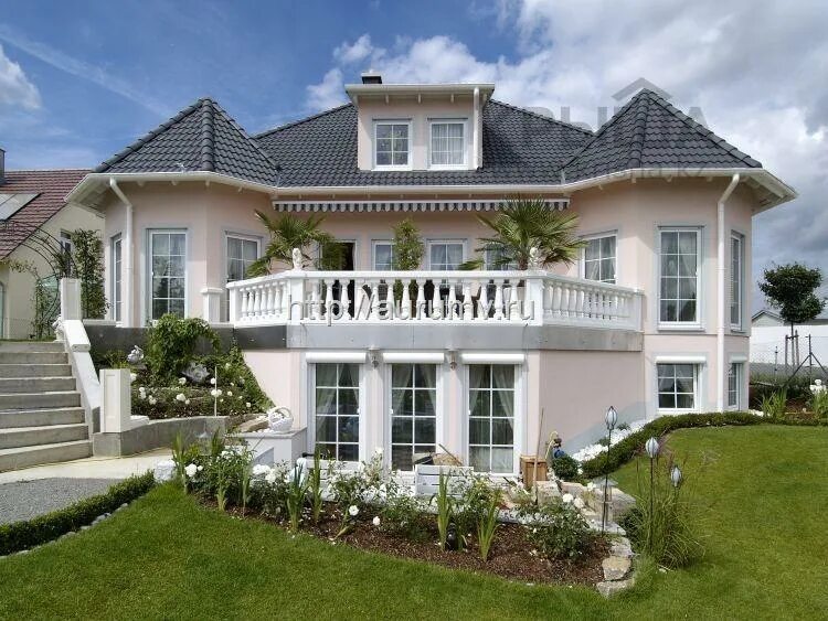 огромный белый дом. мэншен-хаус (mansion house) в лондоне.