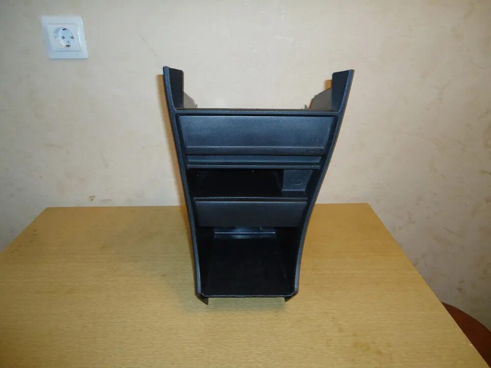 Центральная нижняя консоль ваз 2109 низкая панель. Борода ваз 2109. Центральная консоль ваз 2109 высокая панель. Консоль ваз 2109 низкая панель. Ваз 2109 21099 подстаканник.