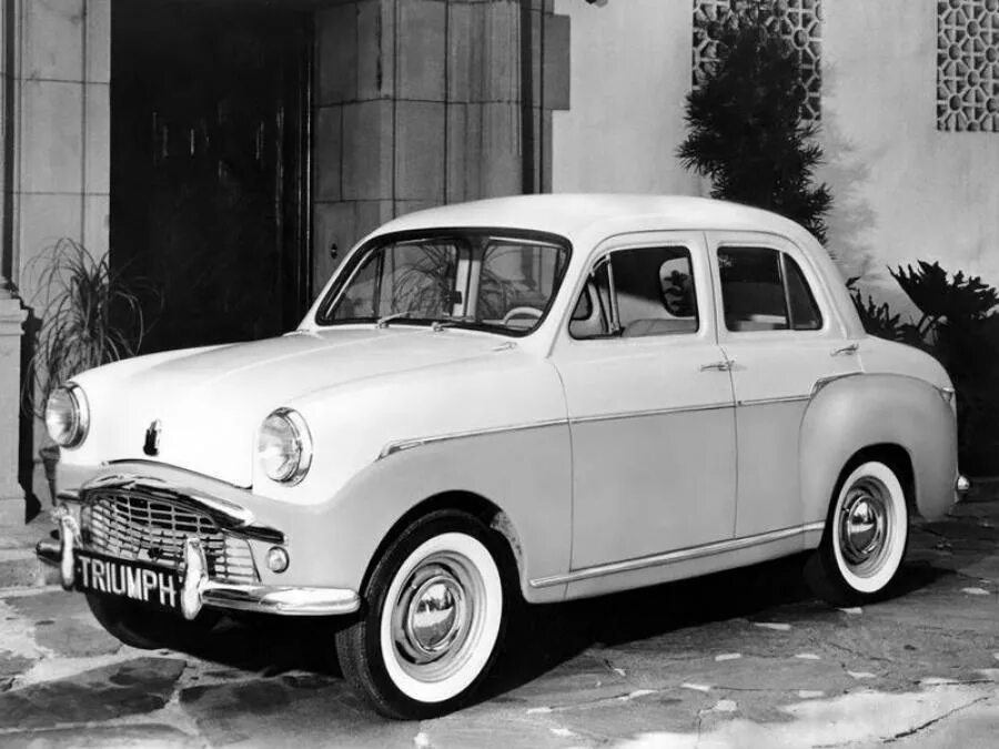 1954 года купить. Машины 1954 года. Standard-Triumph машины. Автомобиль стандарт 1950. Холден 1950 автомобиль.