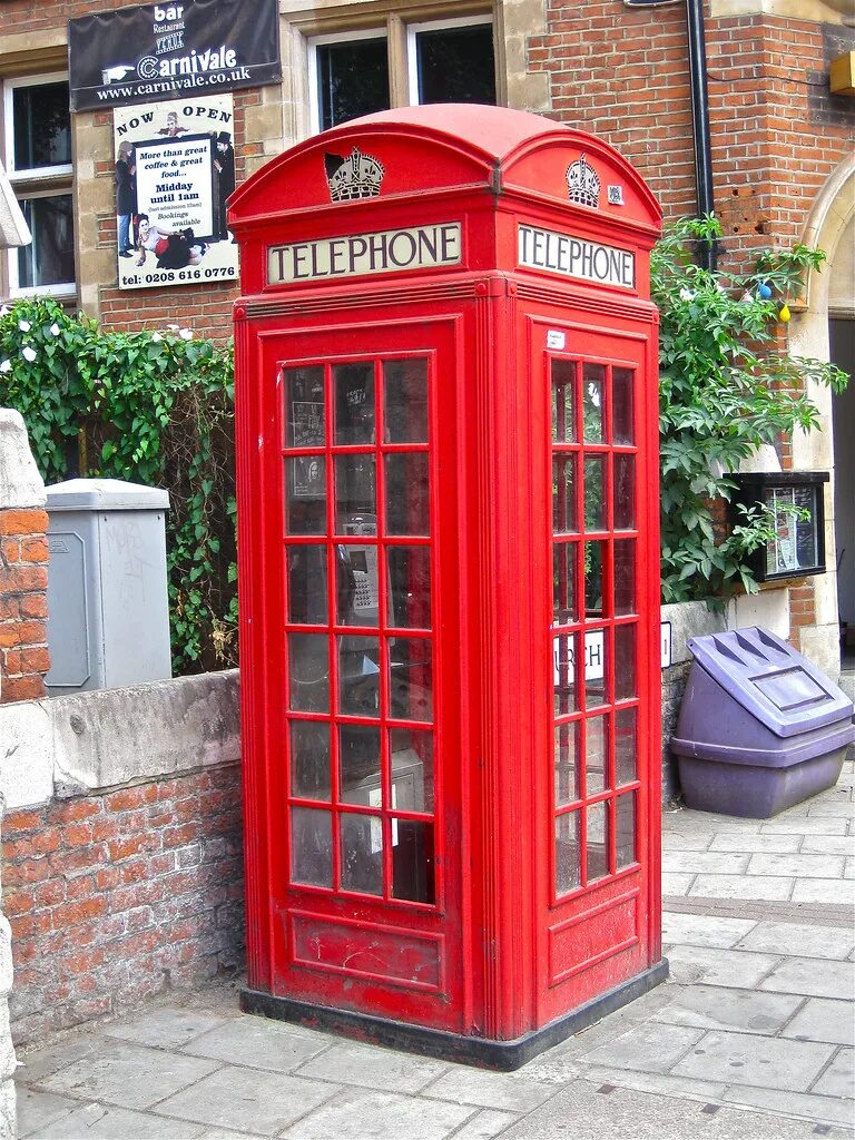 London telephone Booth Эстетика. Английская телефонная будка на колонне. Английская телефонная будка полосками. Телефон uk. Phone both