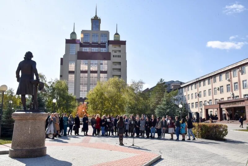 Оренбургский университет. Институт искусств ростроповичей лого. В честь кого назван оренбургский государственный университет. Главный корпус огау оренбург. Огау универ оренбург.