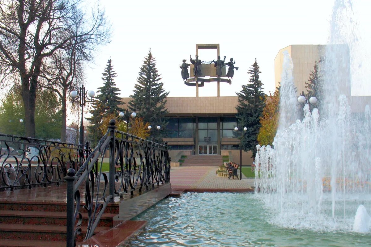 драматический театр тула. тульский драматический театр тула. драматический театр имени горького в туле. тульский академический театр драмы зал. тульский театр имени горького.