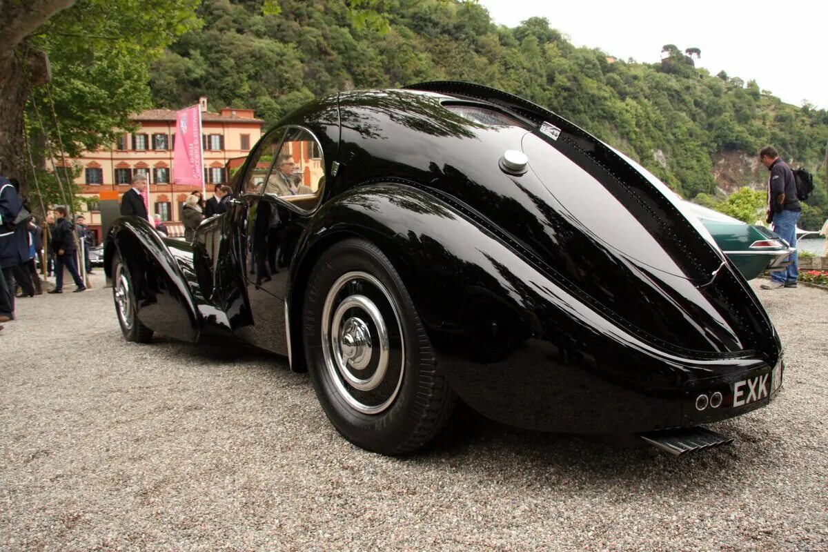 Дорогой старый автомобиль. Bugatti 57sc Atlantic. Bugatti Type 57sc. Bugatti Type 57c Atlantic. Bugatti Type 57.