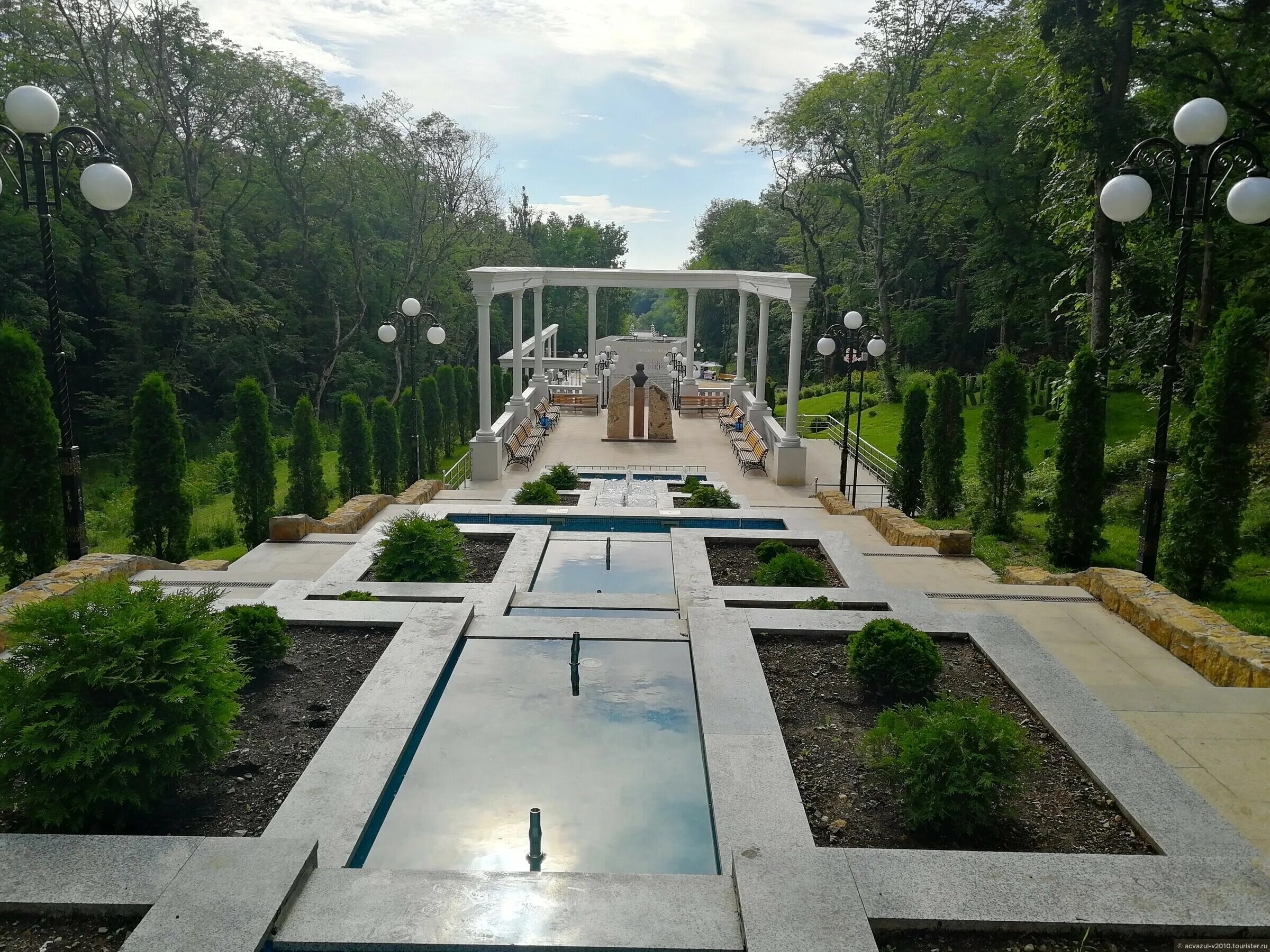 Каскадная лестница железноводск озеро. Каскадная лестница железноводск. Каскадная лестница пятигорск. Железноводск сколько ступеней. Железноводск сколько ступеней.