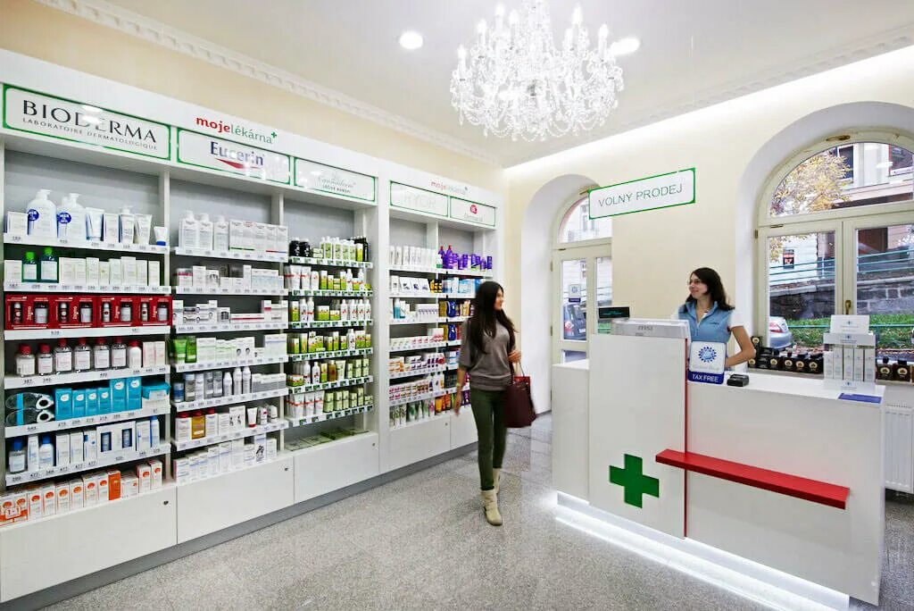 Аптека по самом низким ценам. Аптека Святой Марии в Карловых Варах. Аптека. Красивая аптека. Современная аптека.