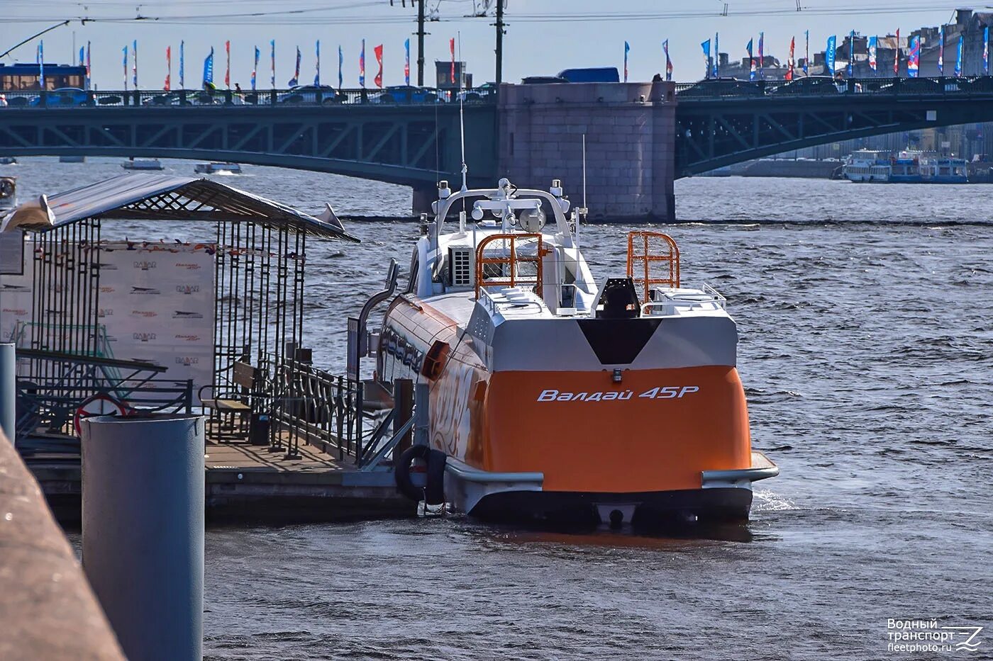 Спк р. Спк р. Пассажирский газотурбоход «циклон 250м». Спк валдай 45р. Судно на подводных крыльях валдай 45р.