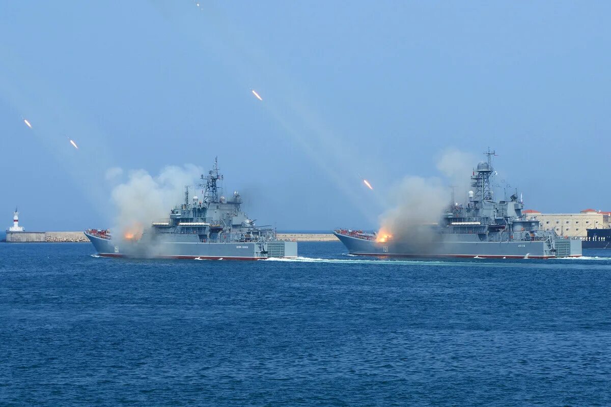 Черноморский флот ВМФ РФ корабль. Корабль Куников Черноморский флот.