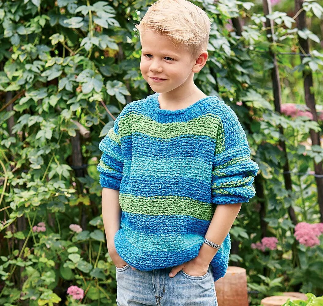 Вязание кофты мальчику. Свитер для мальчика. Свитер для мальчика спицами. Вязаный свитер для мальчика. Свитер для мальчика 5 лет.